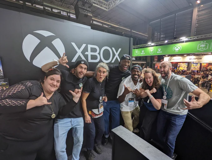 Equipe de 7 personnes XBOX avec les interprètes LSF de Trilogue