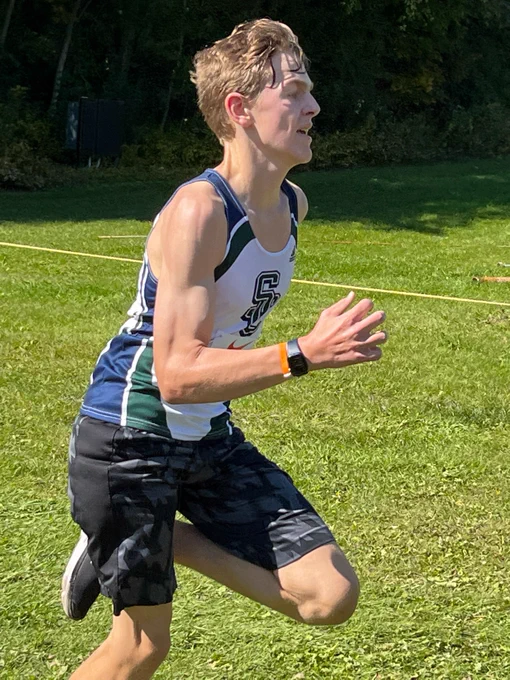 Dylan Waduck running cross country at the fall LOSSA event.