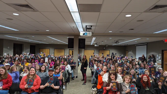 Marissa Meyer poses with a group of 230 readers