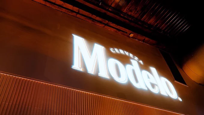Modelo signage across wall