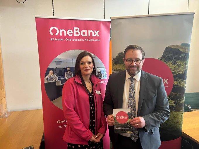 A photo of Chris Elmore MP meeting with representatives from OneBanx in Parliament.