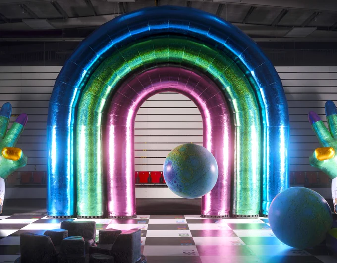 Inflatable rainbow 