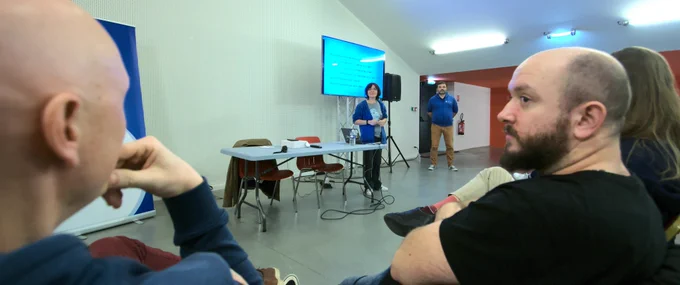 Aurélie Vache et Stéphane Philippart vus entre deux conférenciers