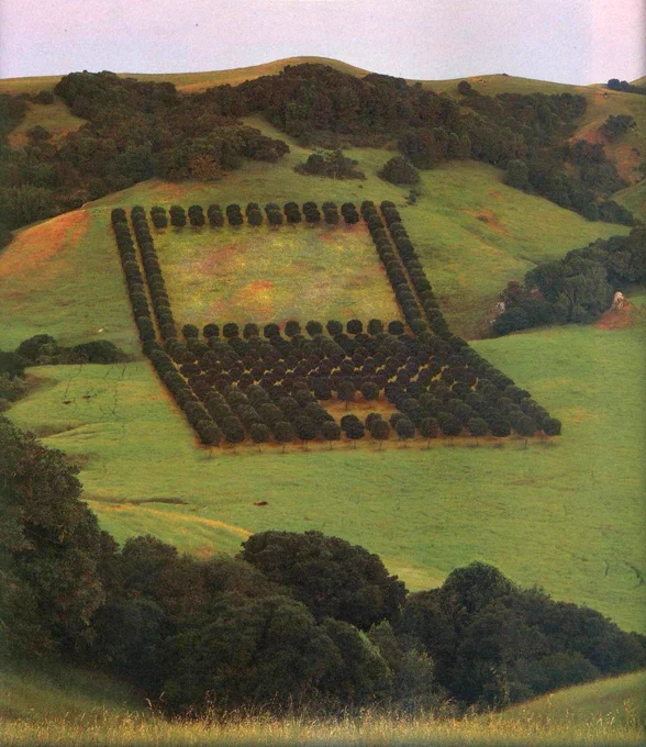 http://archive.org/details/pc-computing-magazine-v9i9/page/n94/mode/1up