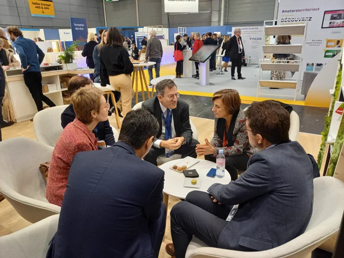 Salon des maires #SMCL2022
Visites du stand #UGAP  
Hélène Guillet présidente du SNDGCT
Yvan Bregeon DGS de la ville de Pessac 
Edward Jossa, Jérome Thomas