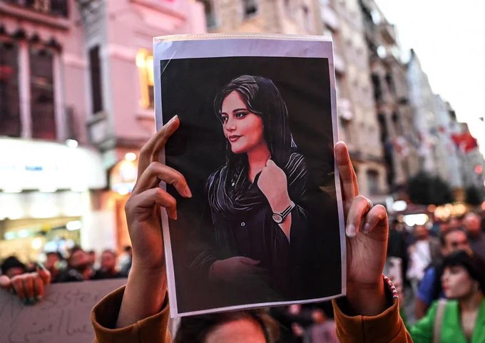 The ICCUB has adhered to the Statement on the defence of women's rights in Iran promoted by the Instituto de Salud Global Barcelona (ISGlobal) and supported by 30 other institutions and research centres. The manifesto has been published today, 25 November, on the International Day for the Elimination of Violence against Women.