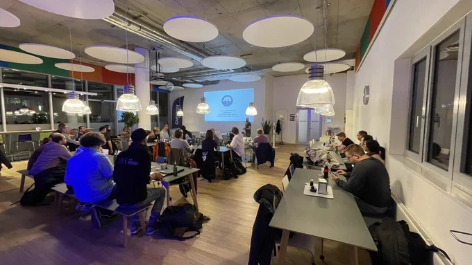 Picture of the attendees. 