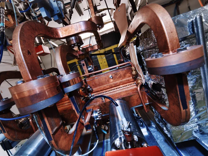 Views of Compact Linear Collider (CLIC) prototype, accelerating structures and components in the high-accelerating gradient test area. CERN and the Lausanne University Hospital (CHUV), in Switzerland, are collaborating to develop the conceptual design of an innovative radiotherapy facility, used for cancer treatment.

📸 by Julien Ordan & Samuel Joseph Hertzog