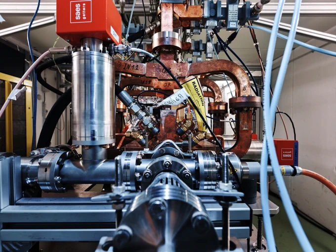 Views of Compact Linear Collider (CLIC) prototype, accelerating structures and components in the high-accelerating gradient test area. CERN and the Lausanne University Hospital (CHUV), in Switzerland, are collaborating to develop the conceptual design of an innovative radiotherapy facility, used for cancer treatment.

📸 by Julien Ordan & Samuel Joseph Hertzog