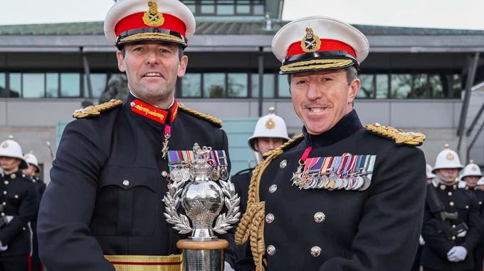 Lt Gen Rob Magowan hands over the Commandant General roles to General Gwyn Jenkins