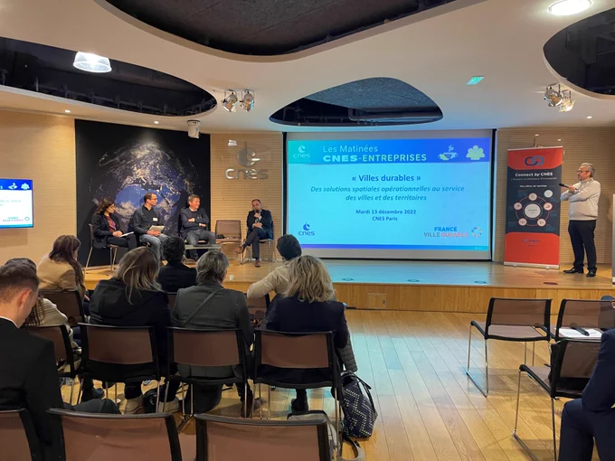Retour sur la matinée CNES / France Ville Durable ce 13 décembre.
@NguyenPierre2
 a présenté l'offre "Solutions spatiales au service des territoires" de l' UGAP➡ https://bit.ly/3Wek56h et l'engagement de l'établissement en faveur des PME innovantes➡ https://bit.ly/3Pq3iL7.