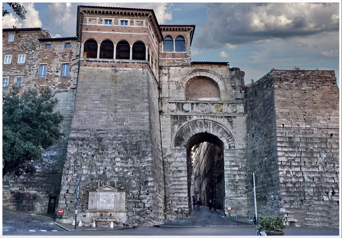 Image Source:
https://commons.wikimedia.org/wiki/File:ARCO_ETRUSCO.jpg