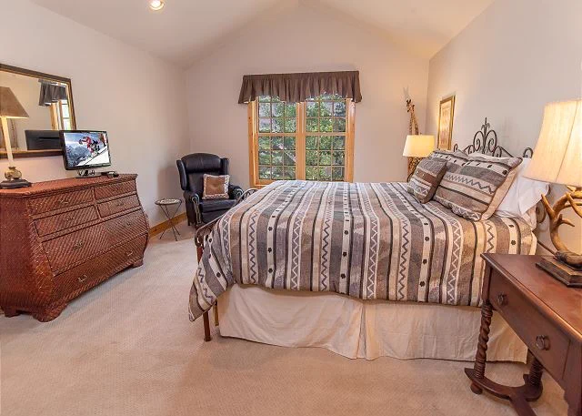 Luxury 5 bedroom townhome with private hot tub in Breckenridge, Colorado