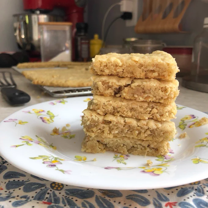 Image of a stack of oatcakes.