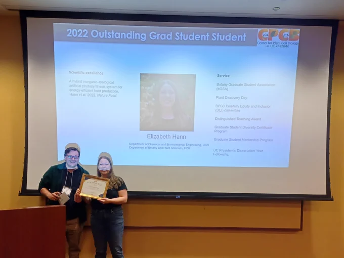 Elizabeth winning 2022 Outstanding Grad Student Award