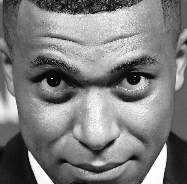 Kylian Mbappé @KMbappe