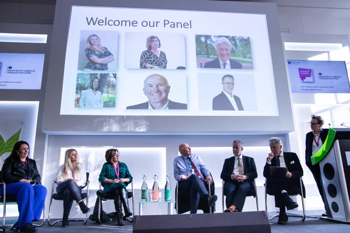 This photo is off Panel Member in discussion.