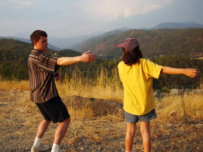 Paul Mescal and Frankie Corio in Aftersun
