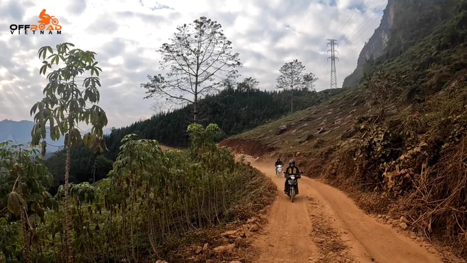 Many people believe that scooters are not designed for off-road riding until they see this. 👓


vietnam, motorbike, motorcycle, motocross, scooter, touring, tours, journey, voyage, adventures, rides, trips, holidays, vacation, travel, holiday, trip, ride, adventure, hire, rental, offroad, fun rides, motorbiking, motorcycling, dirtbike, dual enduro, honda, XR150L, CRF150L, CRF250L, XR250, guided, self guided, offroad vietnam, vietnam offroad, less ridden, quiet corners, vietnam motorbike tours, motorbike tours vietnam, vietnam by motorbike, vietnam motorcycle tours, motorcycle tours vietnam, vietnam by motorcycle, vietnam dirtbike tours, dirtbike tours vietnam, vietnam by dirtbike, roof tracks, reliable bike, village track, untouched places, backroad, rough ride, amazing dirt track, off the beaten track, off the tourist trails, away from tourist path, not for the faint of heart, spirit of riding, distant lands, tackle rough roads, local choice, semi-automatic scooter