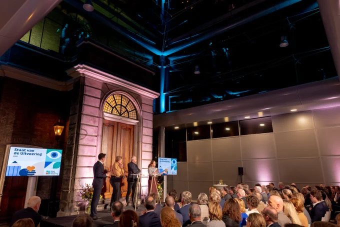Presentatie van de eerste Staat van de Uitvoering in de Glazen Zaal in Den Haag.