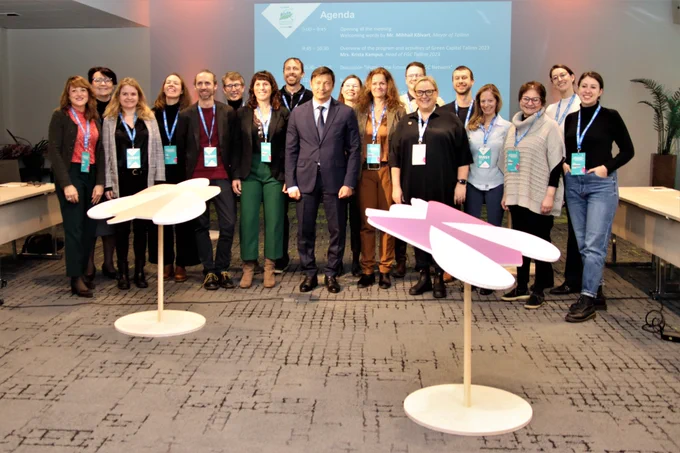 Group photo of the European Green Capital network and the Mayor of Tallinn