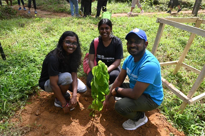 UN Volunteers in Sri Lanka join a tree planting ‘native fruit species'