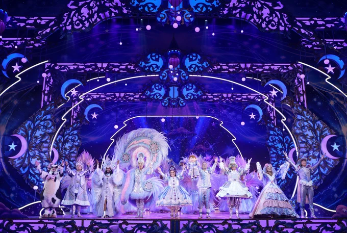 The cast of Jack and the Beanstalk take the curtain call at The London Palladium