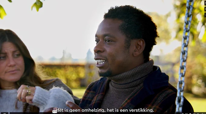 Filmmaker en actrice Hanna Verboom ging samen met haar broer Juda Verboom op onderzoek uit. Dit om het taboe wat er nog veelal is te doorbreken, zodat we meer weten, begrip hebben en met elkaar spreken en delen. Al deze inspanningen resulteerde in de documentaire ‘Samen uit de schaduw’ die Hanna maakte. Eerder vertelde Hanna in een TV-uitzending met Beau dat ze ooit zelf in een psychose raakte na een feestje bij Elton John...