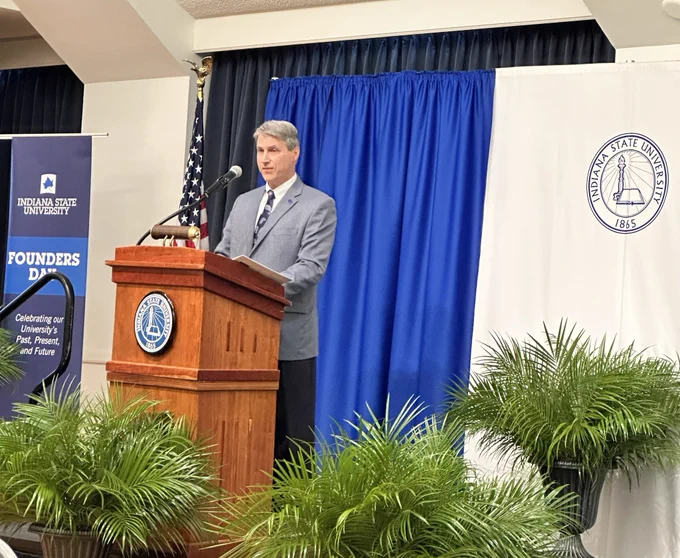Dr. Dan Clark speaks on the history of ISU