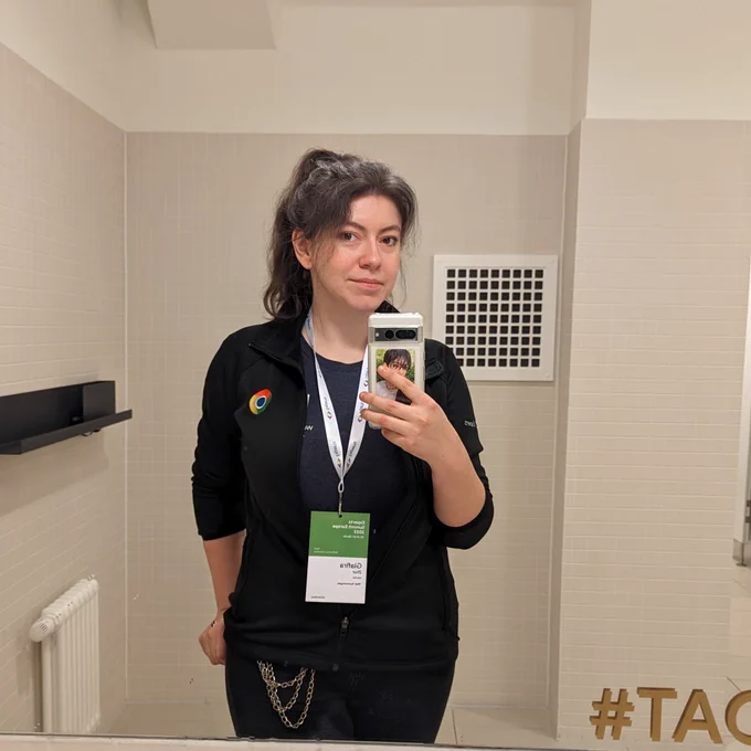 A photo of me in the wc mirror 😁
