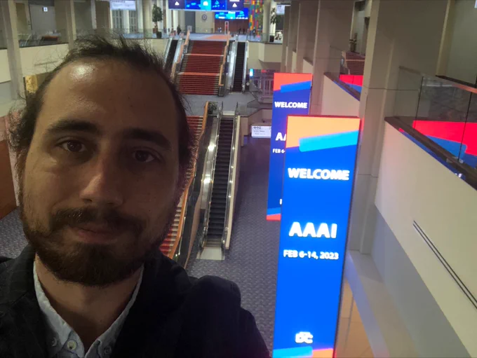 The picture shows a selfie of Lamarr researcher Kostadin Cvejoski at the conference AAAI.