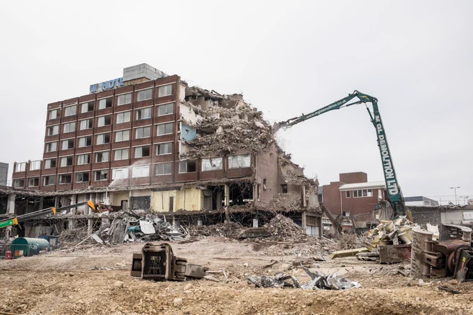 Demolition of the Swallow Hotel in Stockton.