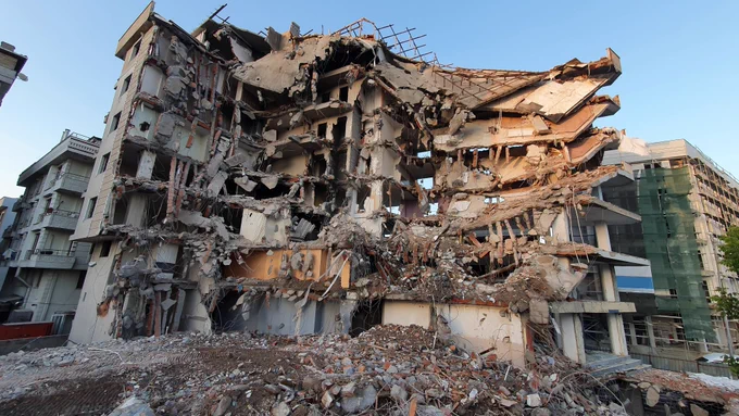 Image of building destroyed by earthquake 