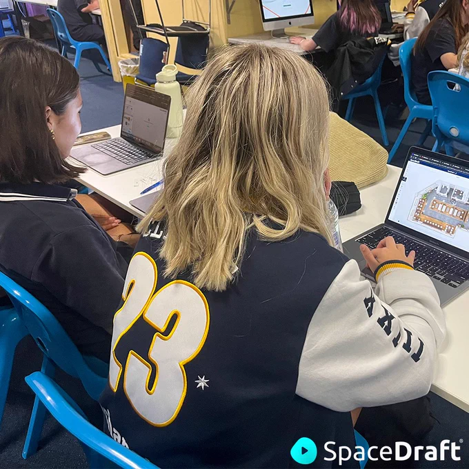 A student using SpaceDraft.