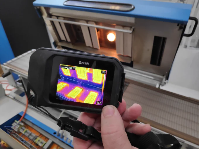 Thermal camera showing temperature inside an oven