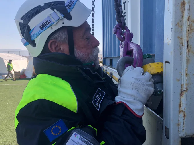 allestimento ospedale da campo in Turchia