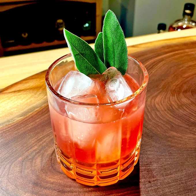 Do you have a Signature Cocktail for your home bar? Some tips on how to create one and what to consider. 

https://www.grandonelounge.com/blog/what-is-a-signature-cocktail #homebar #cocktails #bartips