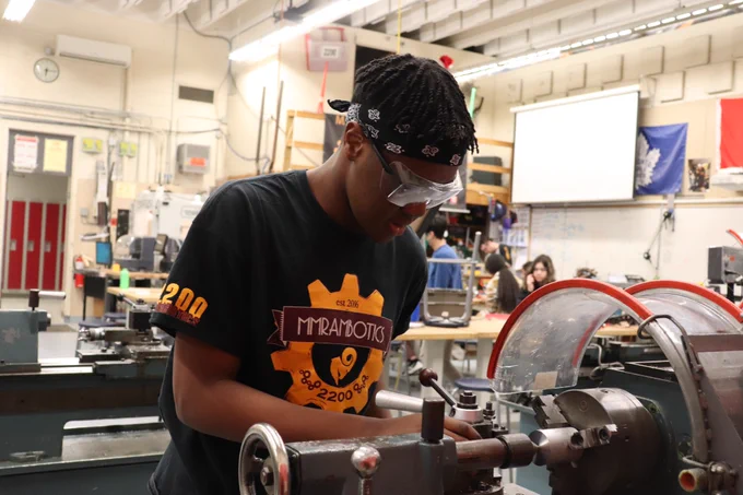 Student using the lathe.