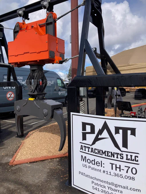 Pat Attachments TH-70 motorized grapple