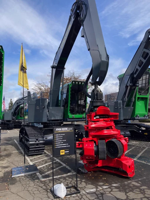 Deere 2654 swing machine with Waratah 623 processor
