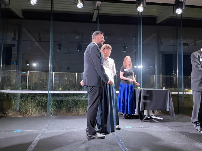Shankar Dutt wins the Jak Kelly award at the Royal Society of NSW Annual Dinner 2023.