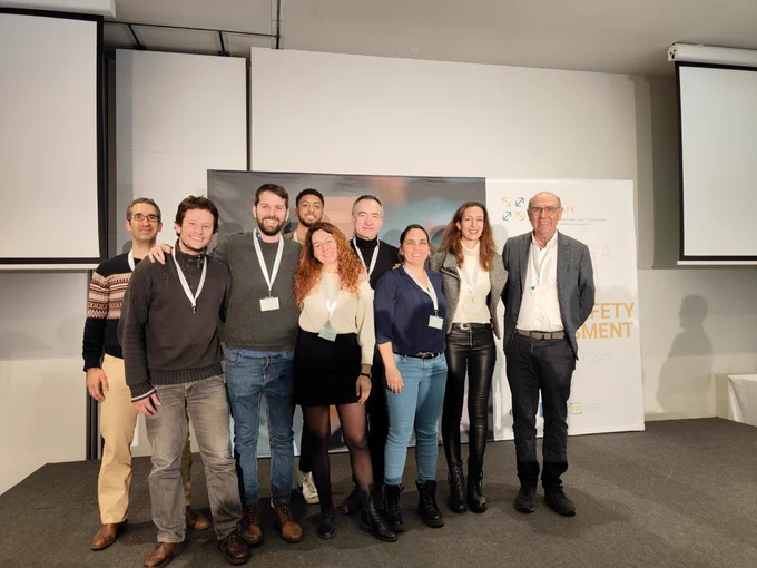 In the photo: @mpastorPhI, @tatileiss, @KaroKopanska, @Pablo_DScience, Eric March, Adrián Cabrera, Ferrán Sanz, Juan Manuel Ramirez, @Janis3_14159.
