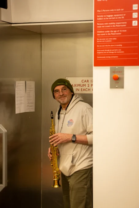 Musician in the paternoster