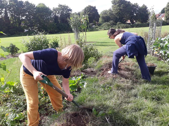 Volunteers digging - if you have a community project apply now for funding from Be Bold Crowdfunding