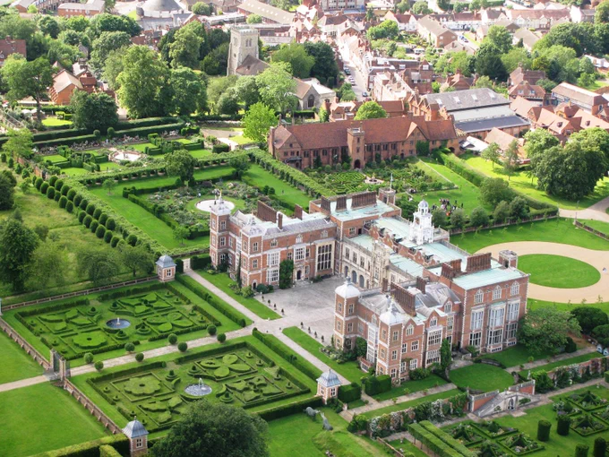Hatfield House birds eye view