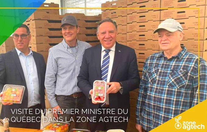 VISITE DU PREMIER MINISTRE |  Les Serres Point du Jour ont reçu, vendredi dernier, le premier ministre François Legault, présent pour découvrir la nouvelle serre de production de tomates d'exception 12 mois par année dans la Zone Agtech, MRC de L'Assomption. 
Accompagnés de la Ville de L'Assomption, Ministère de l'Agriculture, des Pêcheries et de l'Alimentation du Québec (MAPAQ), Sollum Technologies, les propriétaires ont expliqué leur processus de culture écoresponsable appuyé des dernières technologies québécoises. 

Nous sommes fiers d'appuyer depuis les tout débuts cette entreprise dynamique déployée en plein coeur de la pandémie par deux entrepreneurs proactifs pour l'autonomie alimentaire du Québec: Robert Thérien et Jocelyn Magnan. 

Depuis, les Serres du Point du Jour ne cessent de nous impressionner par leur intérêt envers les technologies agricoles innovantes pour soutenir l'autonomie alimentaire, le développement durable et la productivité. 

Félicitations! 
