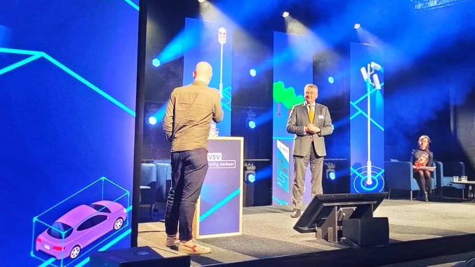 Casper Moerbeek en Evelien Marlier presenteren Mobilidata tijdens het Vlaams Congres Verkeersveiligheid