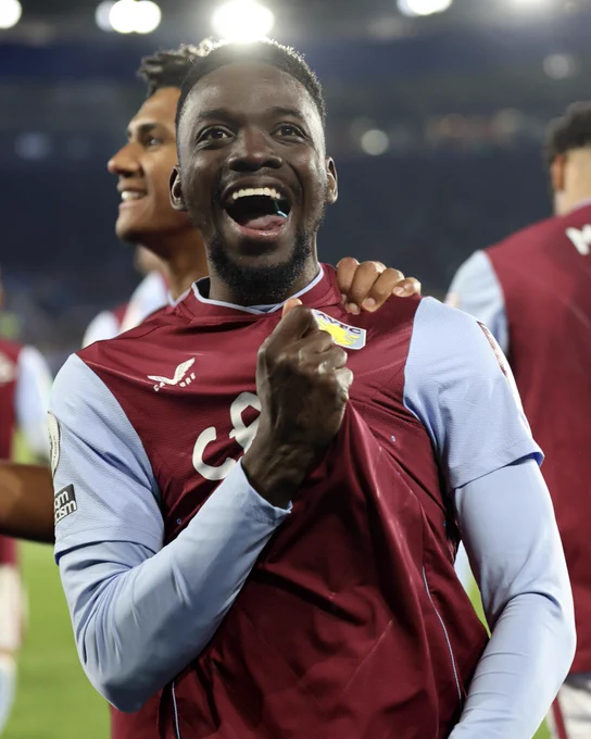 Bertrand Traoré celebrates his goal against Leicester!