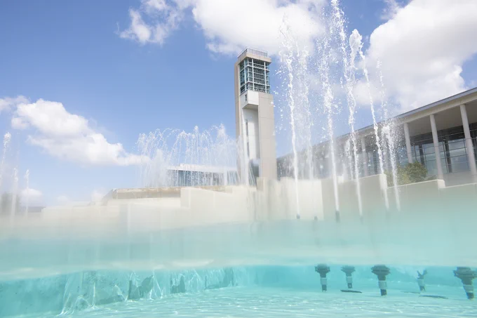 The fountain during a summer day.