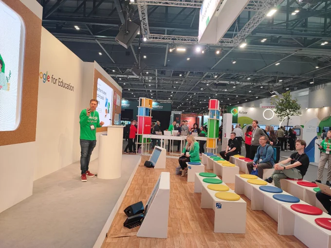 Talking at the Google teaching theatre about Looker Studio 